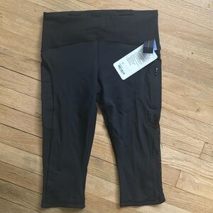 Lululemon sun runner crop. Size 8. NWT. Black
